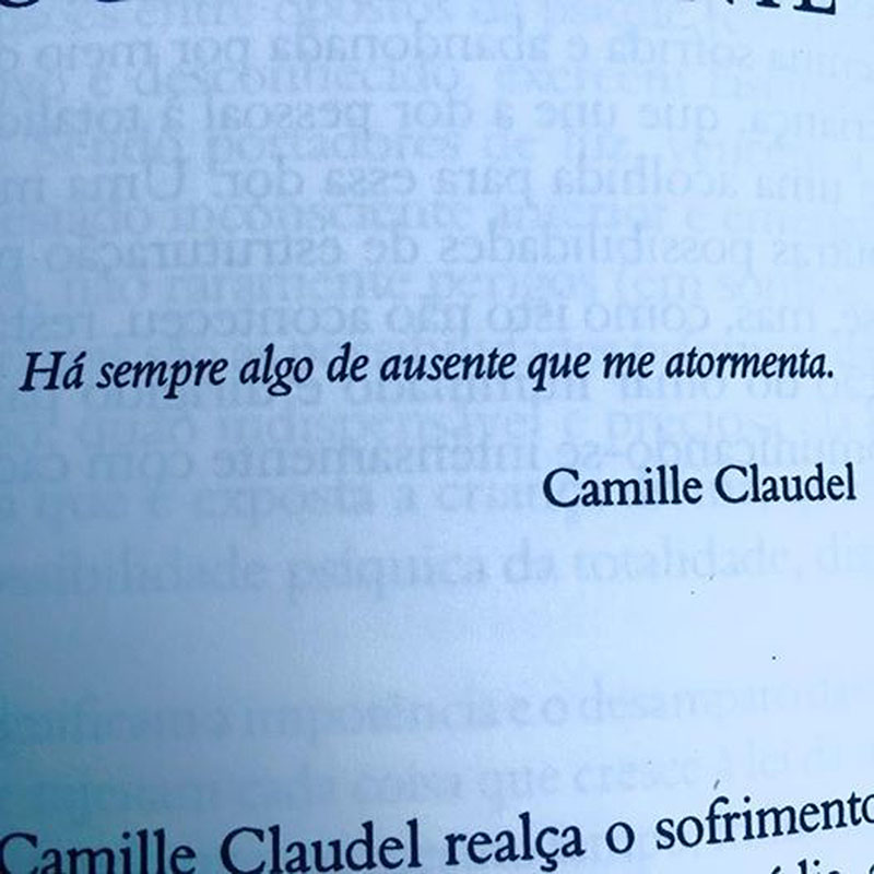 Há sempre algo de ausente que me atormenta.