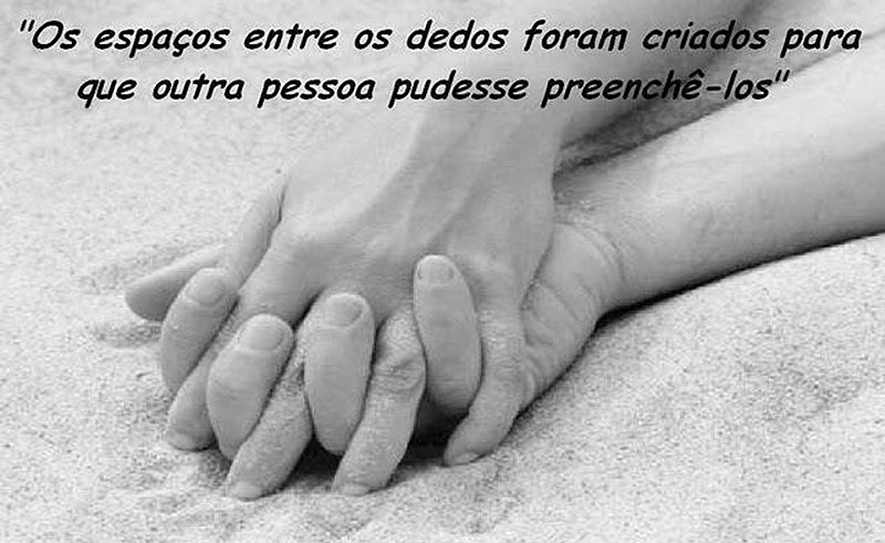 Os espaços entre os dedos foram criados para que outra pessoa pudesse preenchê-los.